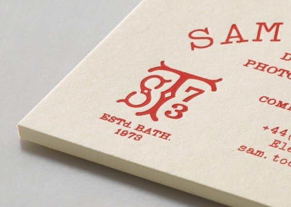 Round corned finishing, design with red and white, make it simple clean design